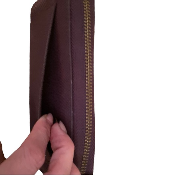 Hershel Wallet full zip closure - Picture 6 of 6